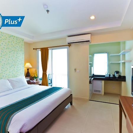 The Platinum Suite Bangkok Exterior photo
