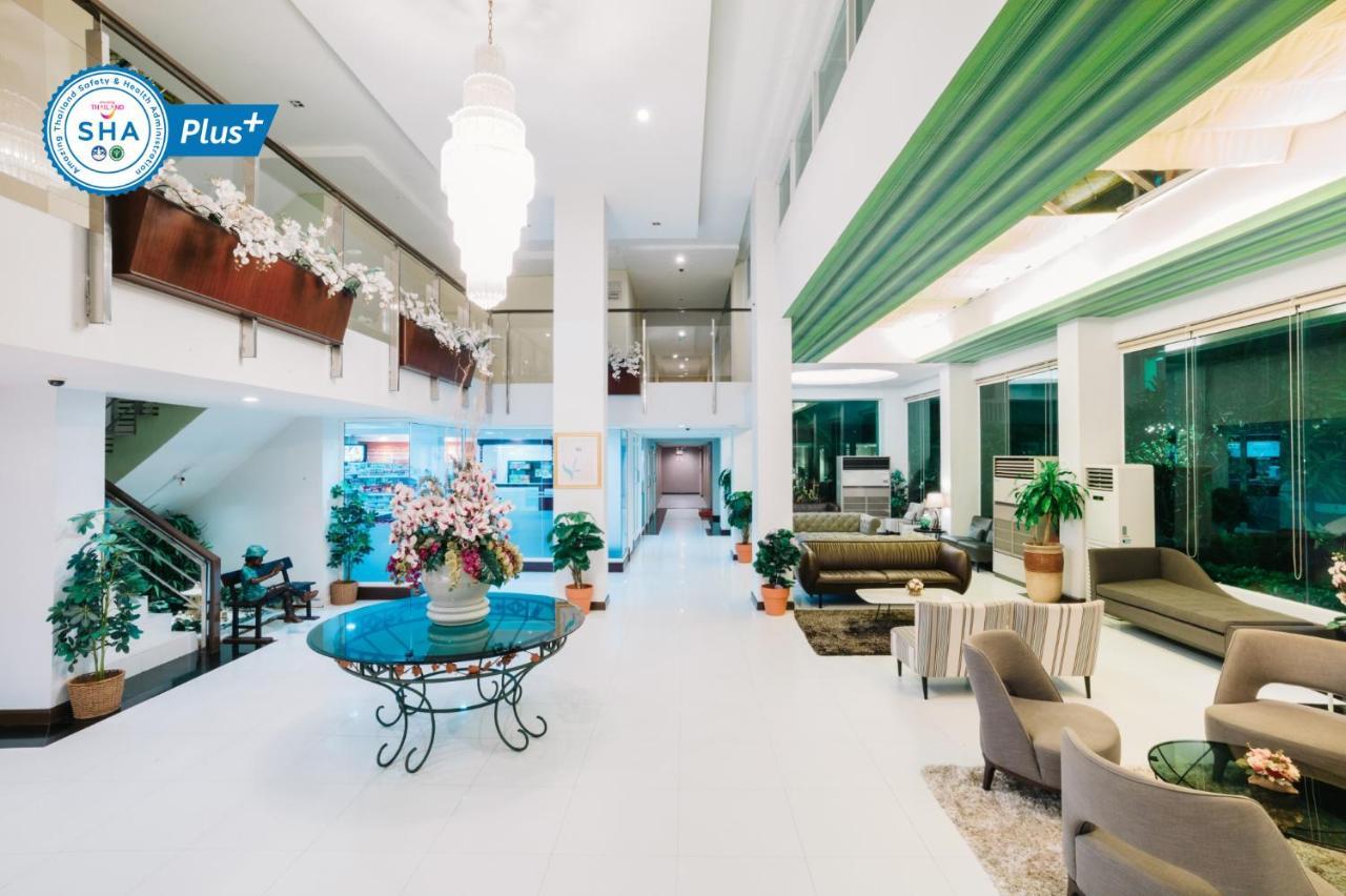 The Platinum Suite Bangkok Exterior photo