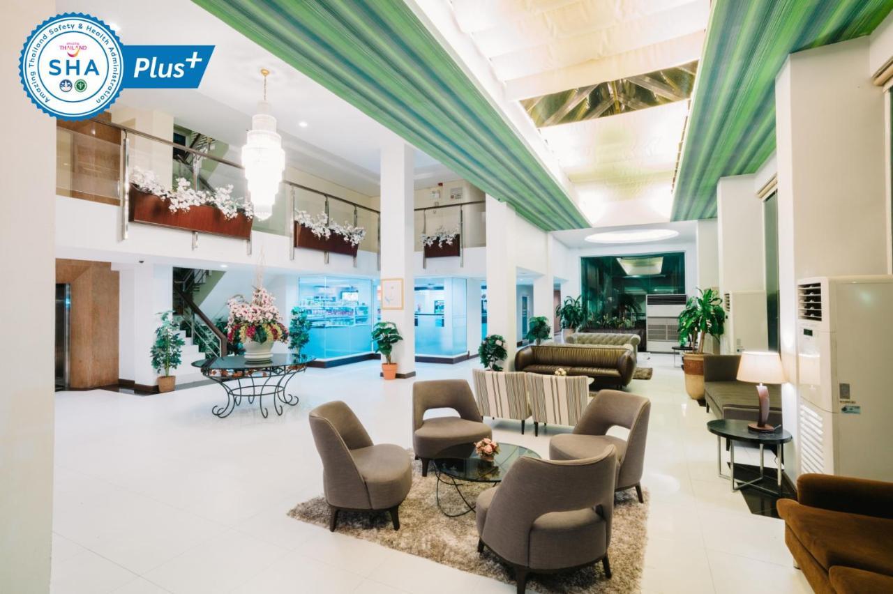 The Platinum Suite Bangkok Exterior photo