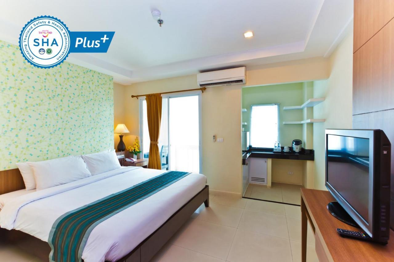 The Platinum Suite Bangkok Exterior photo