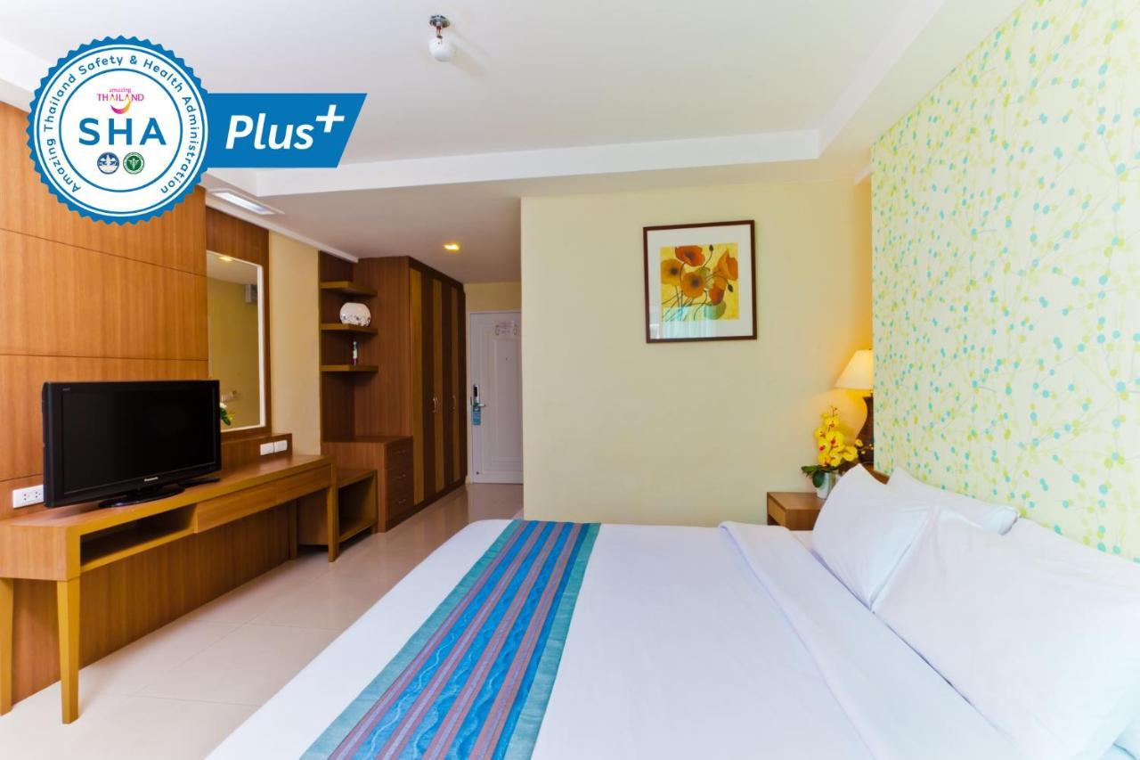 The Platinum Suite Bangkok Exterior photo