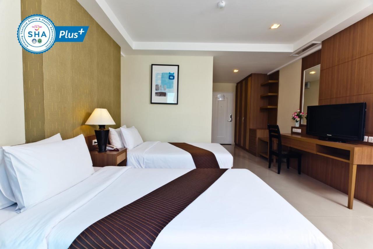 The Platinum Suite Bangkok Exterior photo