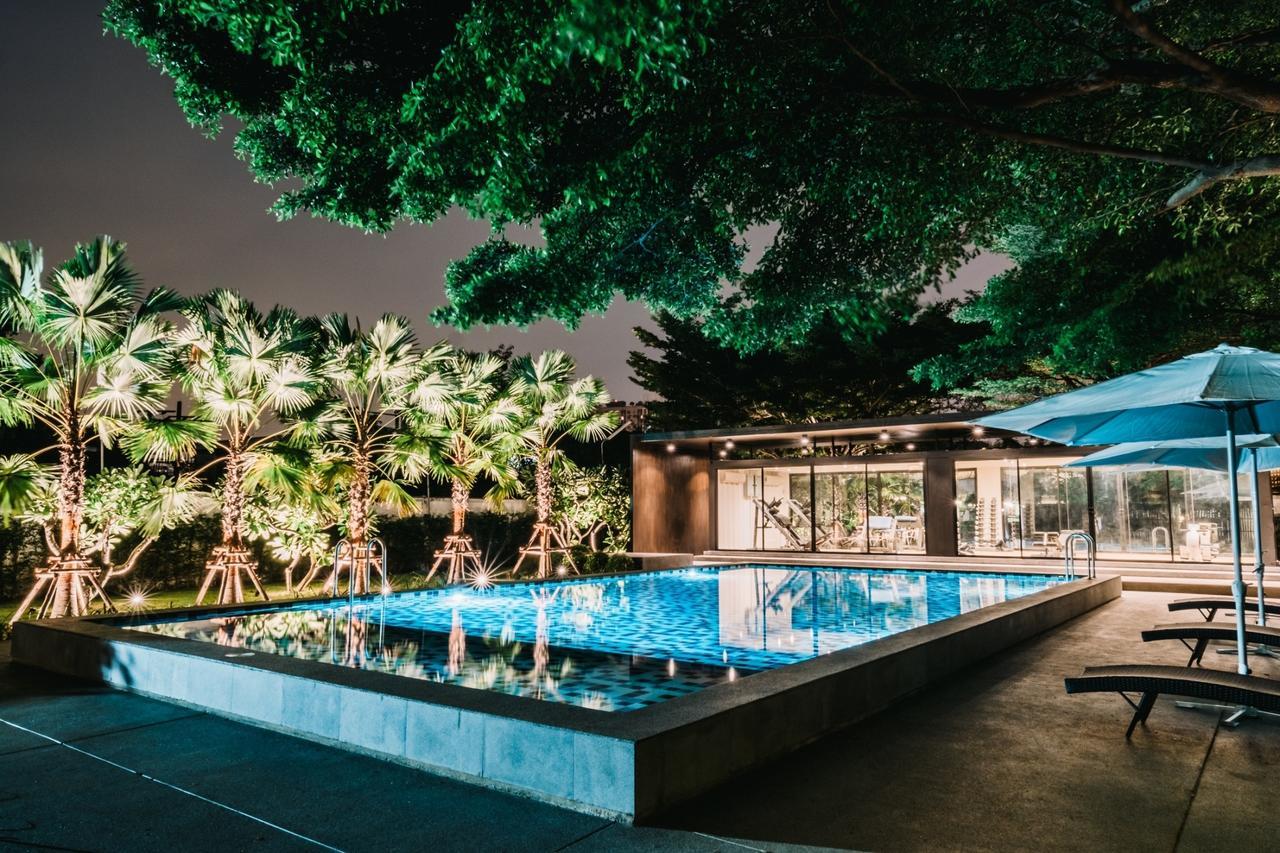 The Platinum Suite Bangkok Exterior photo