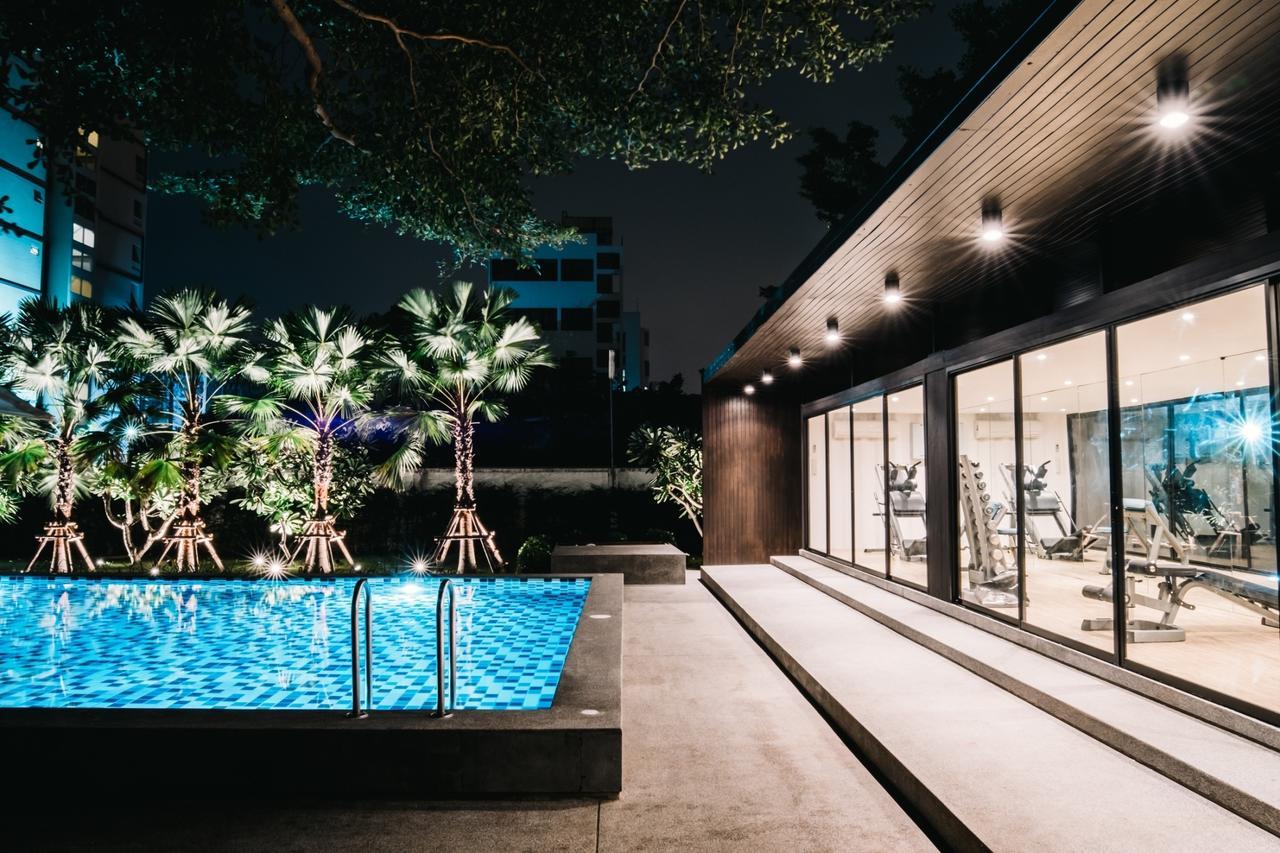 The Platinum Suite Bangkok Exterior photo
