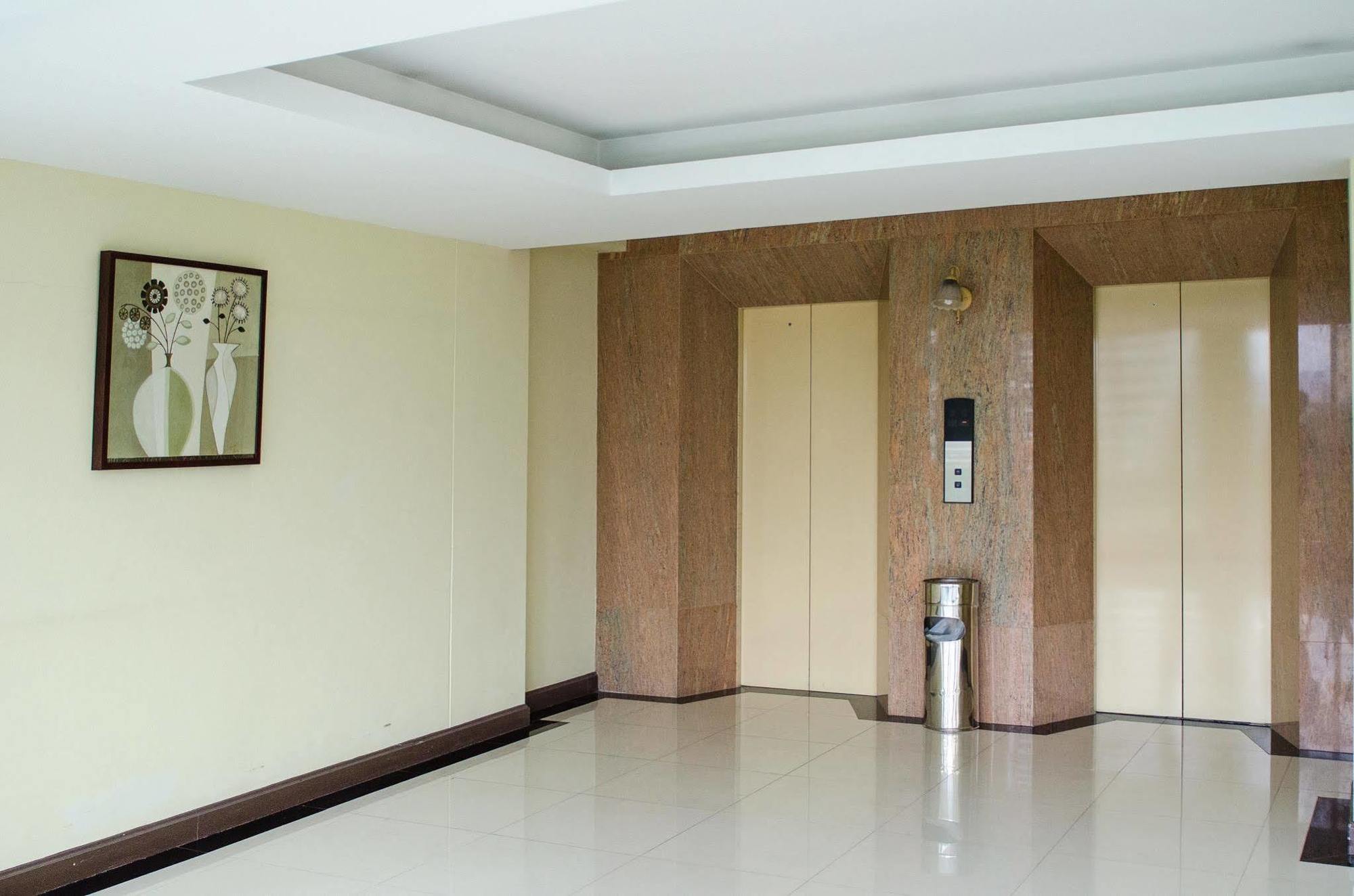 The Platinum Suite Bangkok Exterior photo