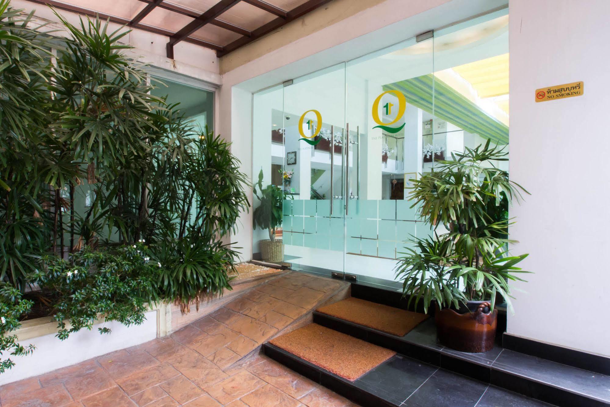 The Platinum Suite Bangkok Exterior photo